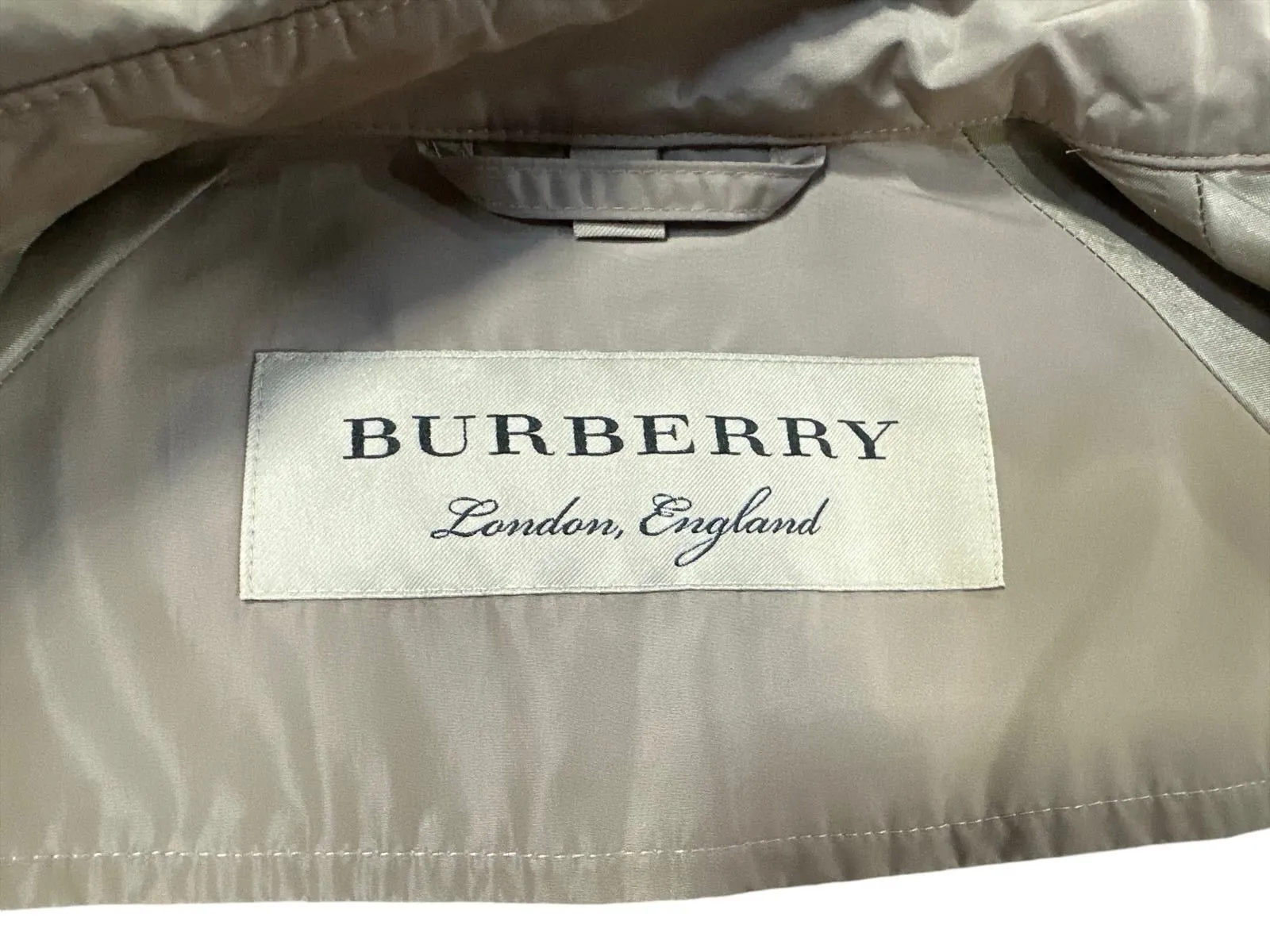 Burberry Amberford Hooded Shell Trench Coat in Beige Polyester